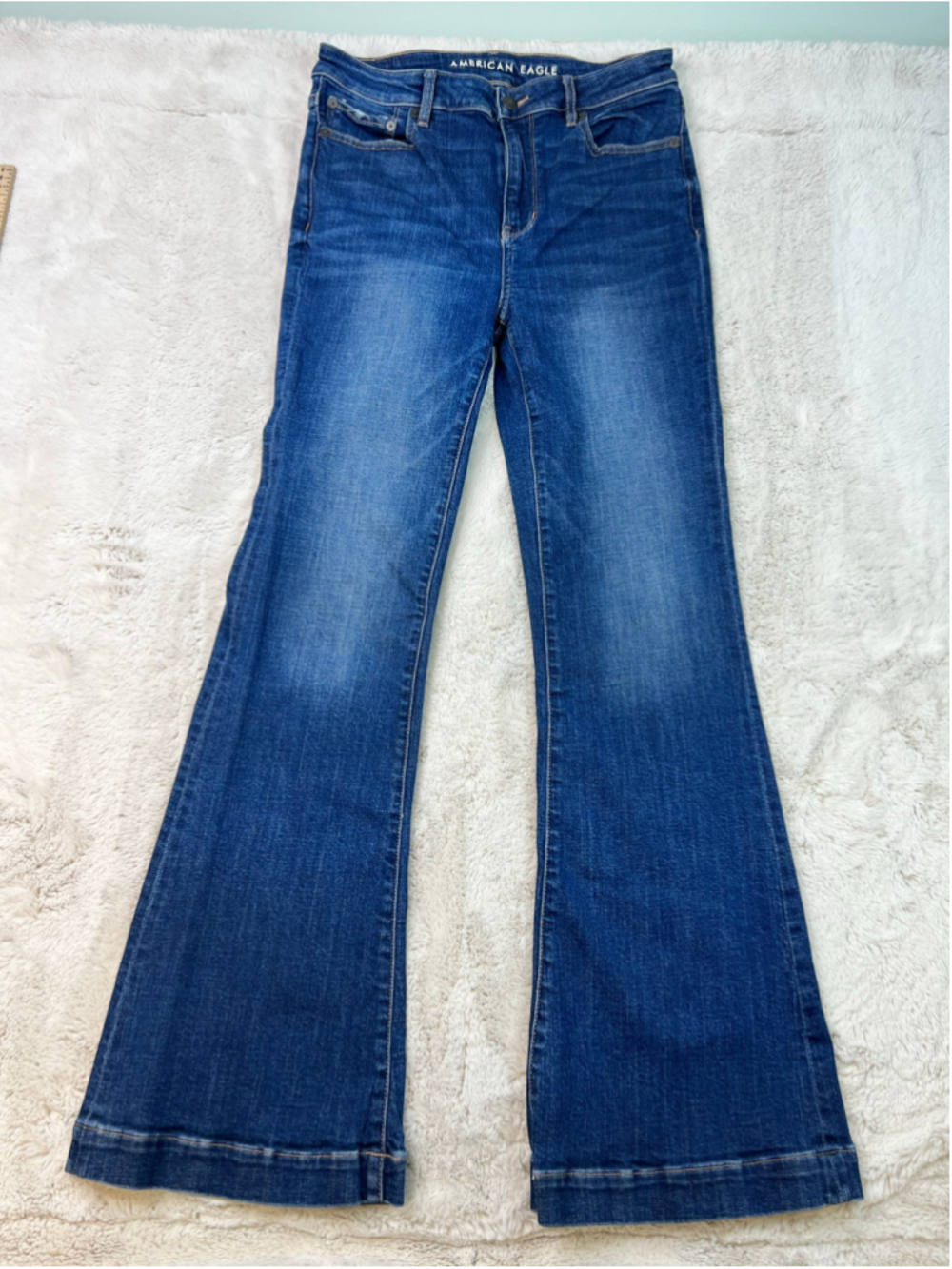 American Eagle Super Hi-Rise Flare Jeans Size 6 Blue Dark Wash Denim Bootcut